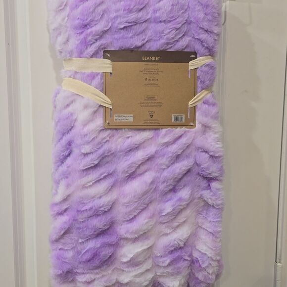 Cozy Up with Our Big Faux Fur Blanket | TikTok BearPaw Lux Faux Fur Blanket- Ombre Lavender